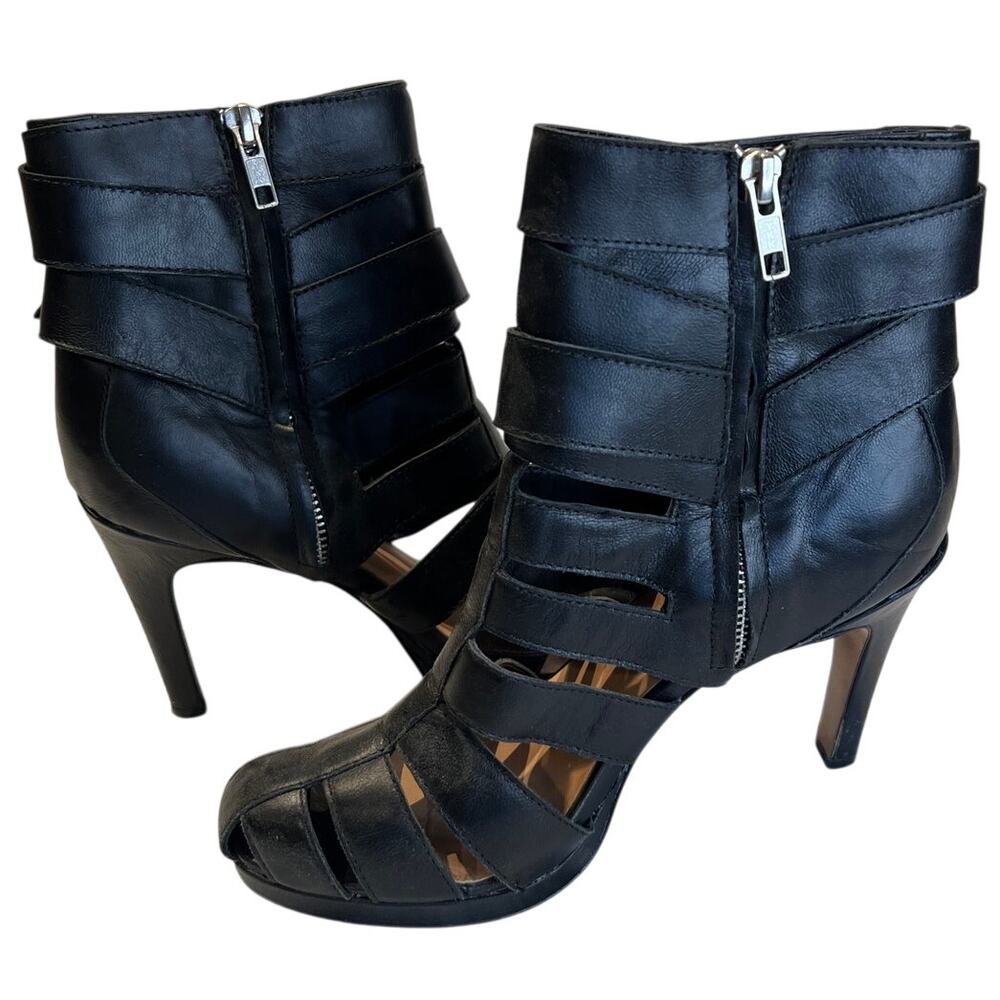 Tuleste Market Size 7 Black Leather Strappy Heels